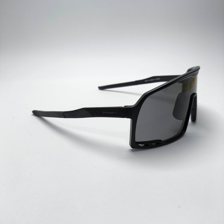 عینک آفتابی اسپرت Oakley مدل 9321
