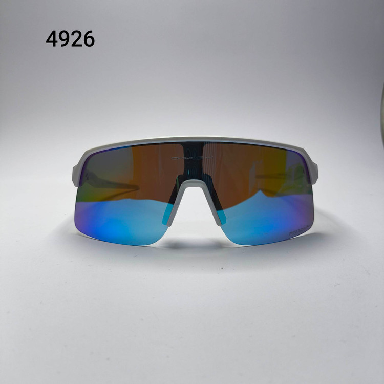 عینک آفتابی اسپرت اکلی Oakley مدل 4926