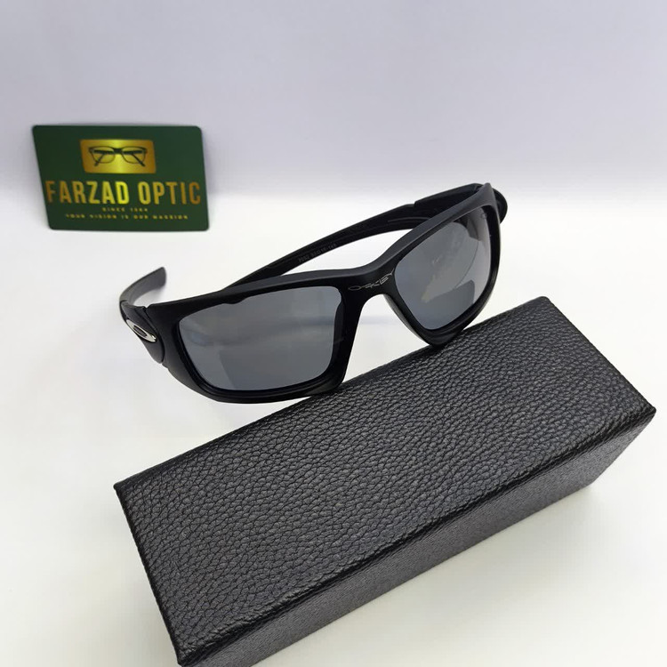 عینک آفتابی اسپرت ورزشی اکلی Oakley مدل 7023 بیس دار UV400